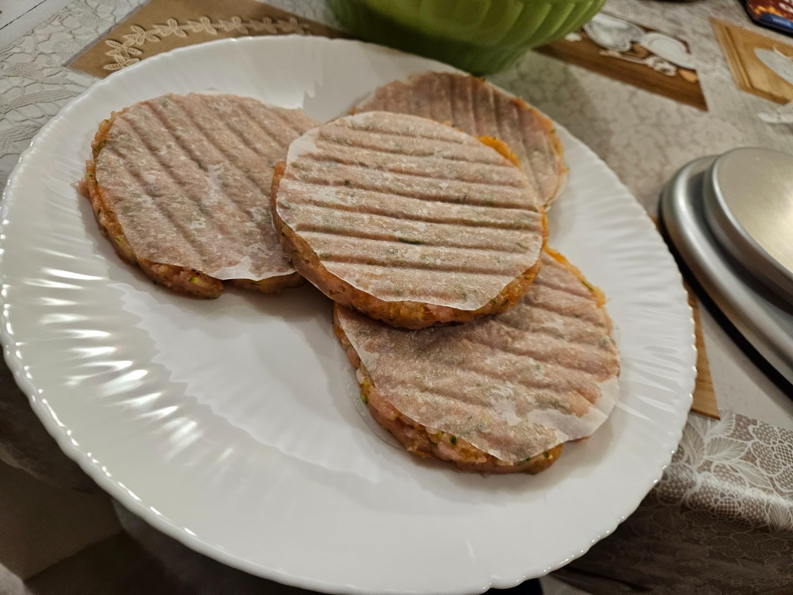 La viande colle un peu