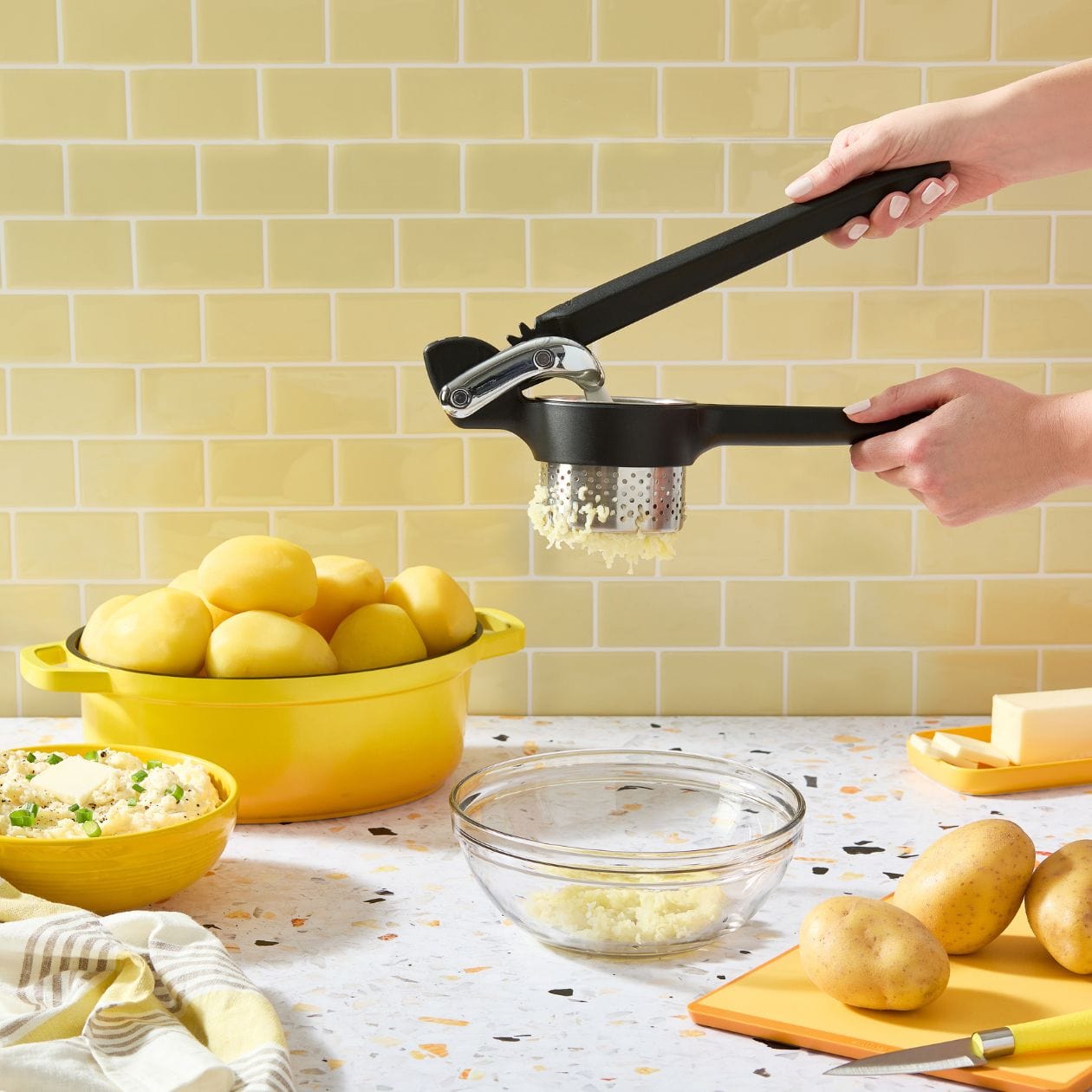 chef-n-freshforce-potato-ricer-plus-presse-pur-e-levier-renforc-pour-pur-es-onct image 1